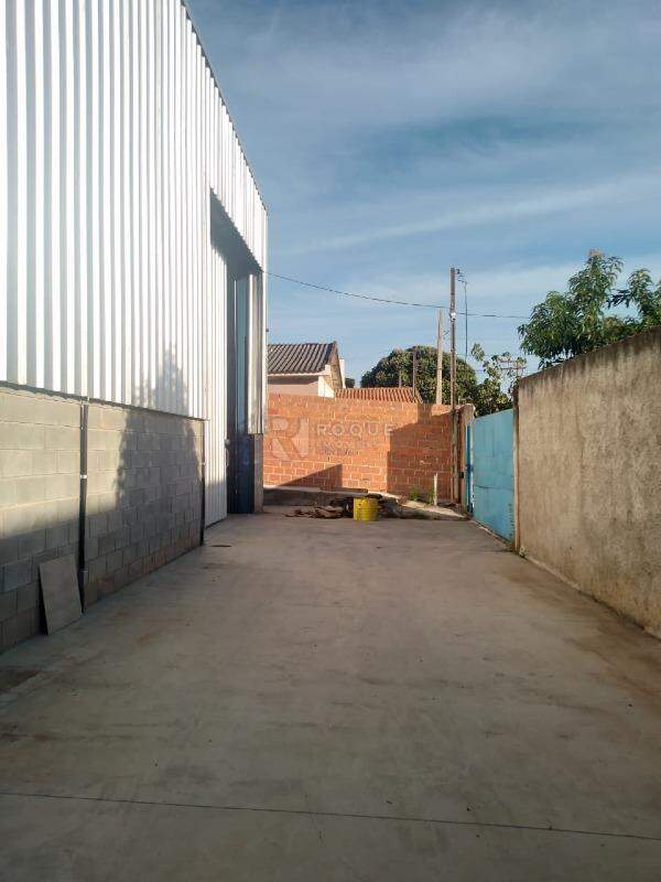 Barracão/Galpão para aluguel no bairro Jardim Anhanguera: Frente 