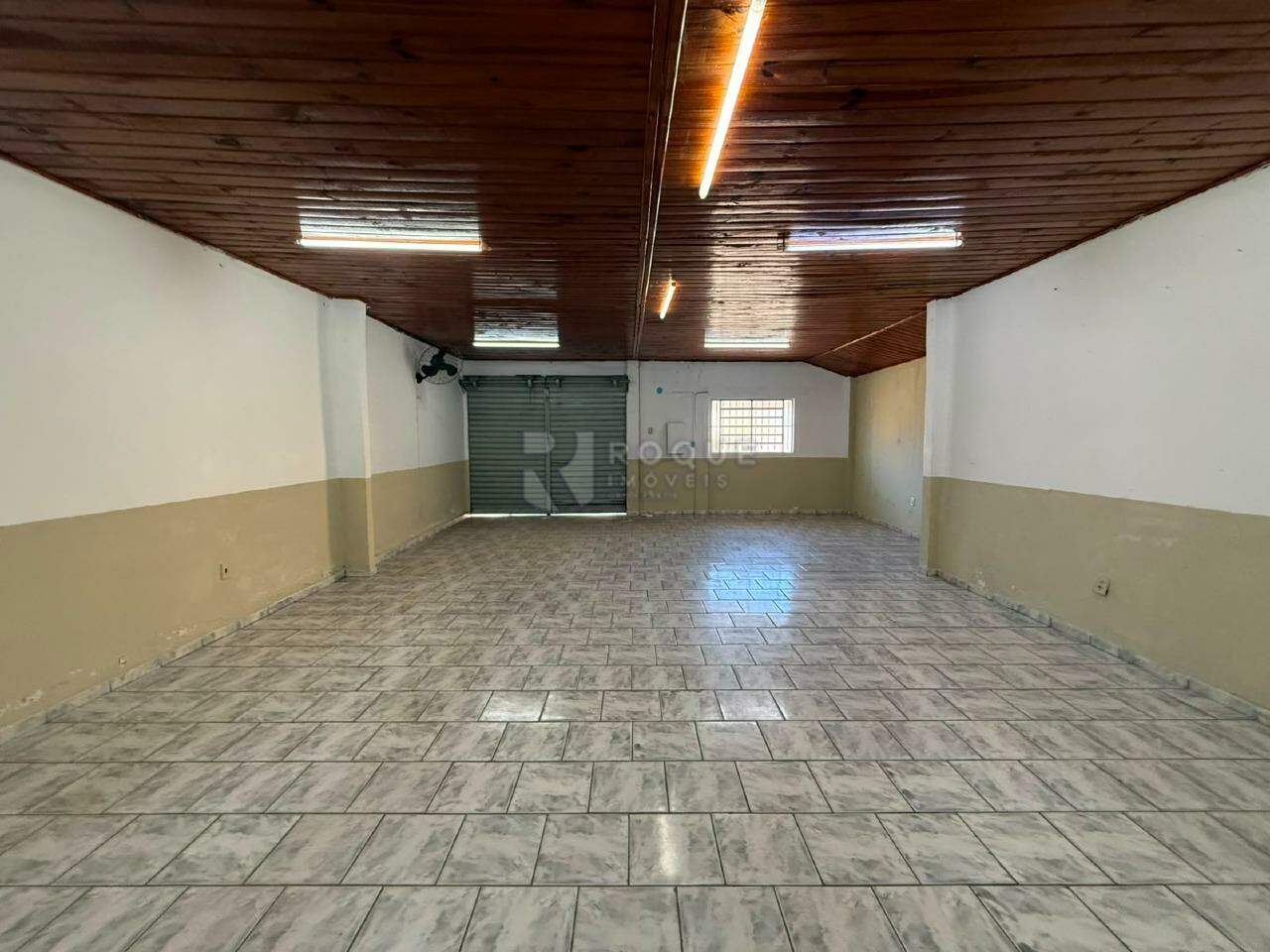 Salão para aluguel no bairro Parque Residencial Abílio Pedro: Salão