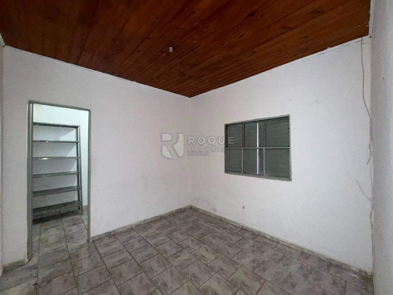 Salão para aluguel no bairro Parque Residencial Abílio Pedro: Dormitório Fundos