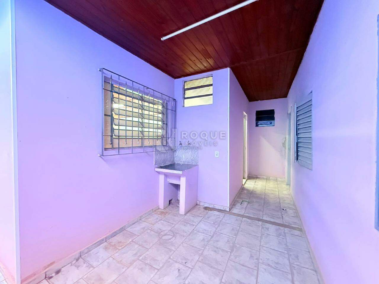 Salão para aluguel no bairro Parque Residencial Abílio Pedro: Lavanderia