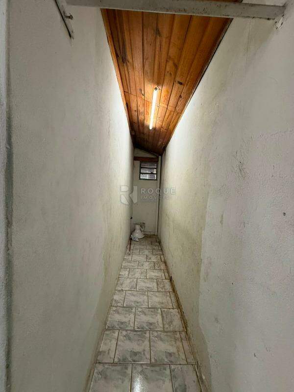 Salão para aluguel no bairro Parque Residencial Abílio Pedro: Corredor