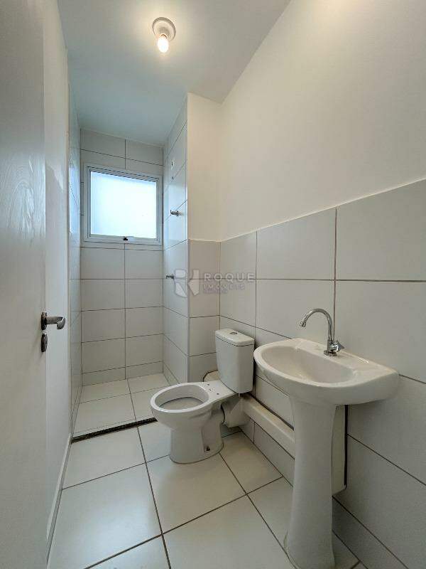 Apartamento para aluguel no bairro Jardim Residencial Roseira: WC social 