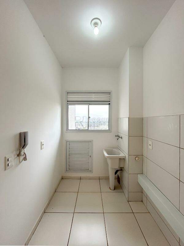 Apartamento para aluguel no bairro Jardim Residencial Roseira: Área de serviço 