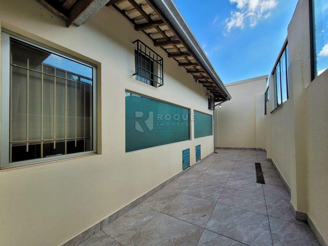 Casa Residencial à venda no bairro Jardim Montezuma: Fundos