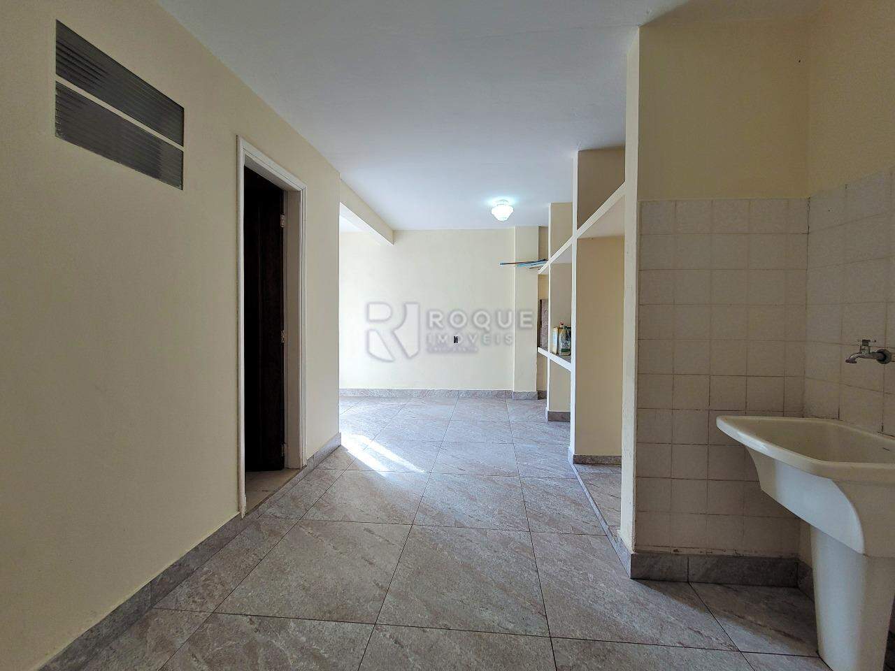 Casa Residencial à venda no bairro Jardim Montezuma: Área de serviço