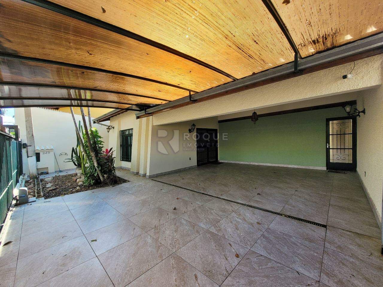 Casa Residencial à venda no bairro Jardim Montezuma: Garagem