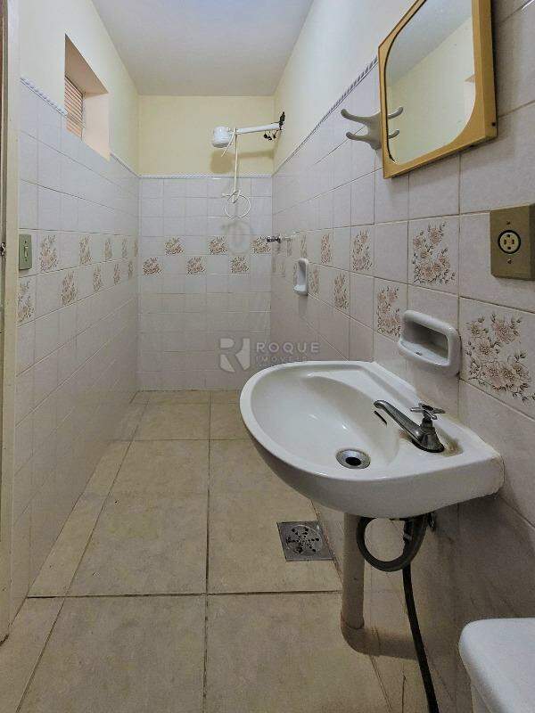 Casa Residencial à venda no bairro Jardim Montezuma: WC Serviço