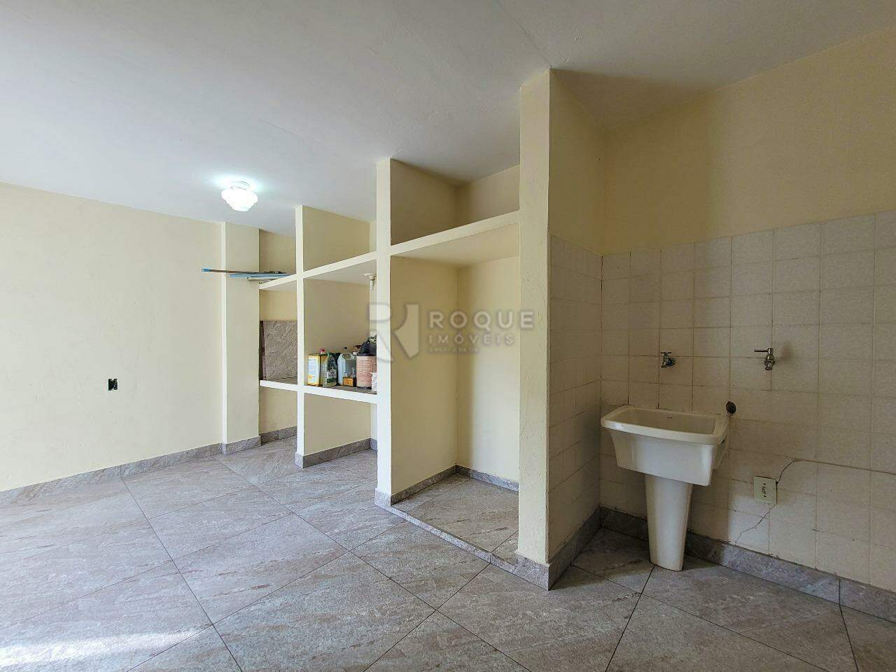Casa Residencial à venda no bairro Jardim Montezuma: Área de serviço