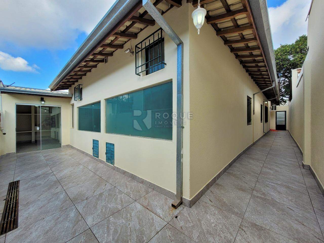 Casa Residencial à venda no bairro Jardim Montezuma: Fundos