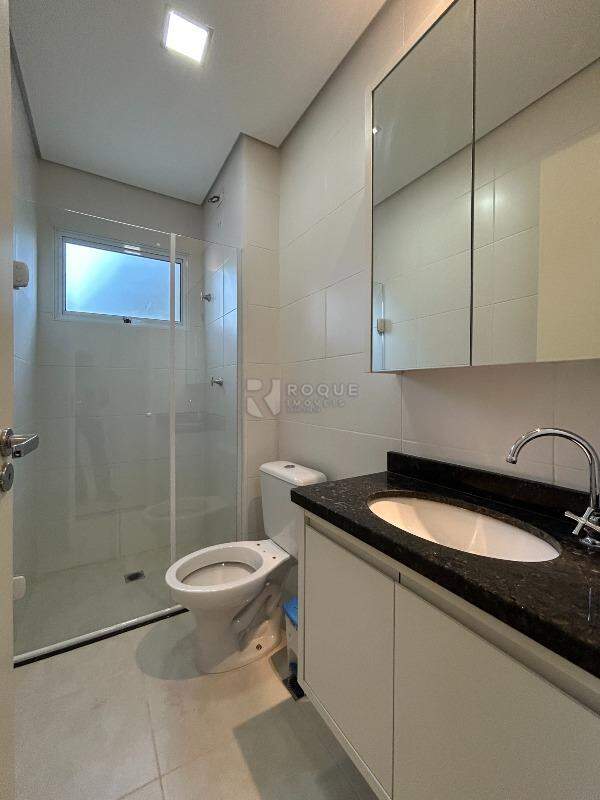 Apartamento para aluguel no bairro Chácaras Antonieta: WC social 