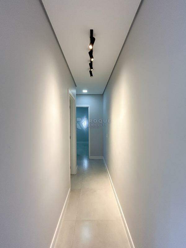 Apartamento para aluguel no bairro Chácaras Antonieta: Hall 