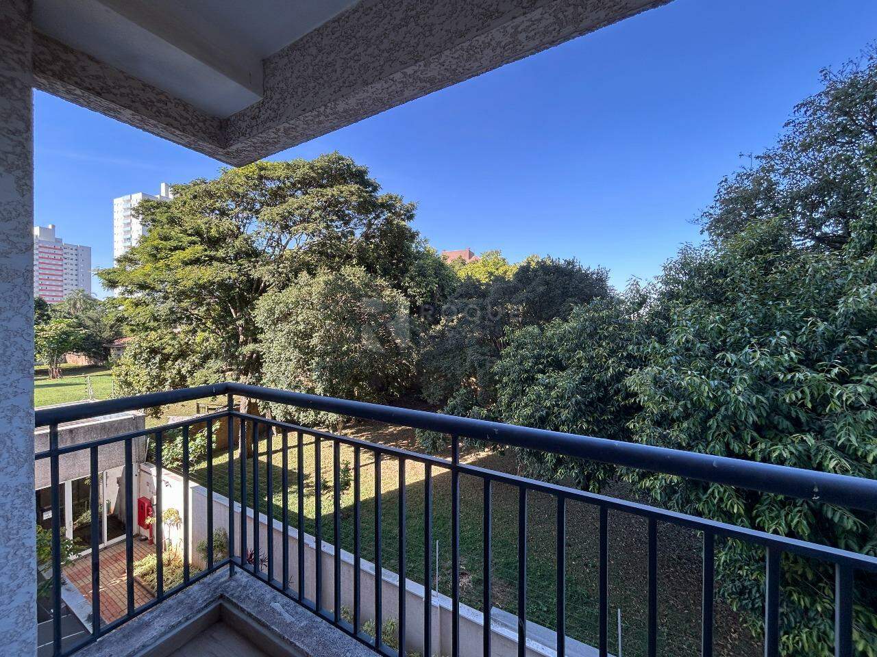 Apartamento para aluguel no bairro Chácaras Antonieta: Sacada
