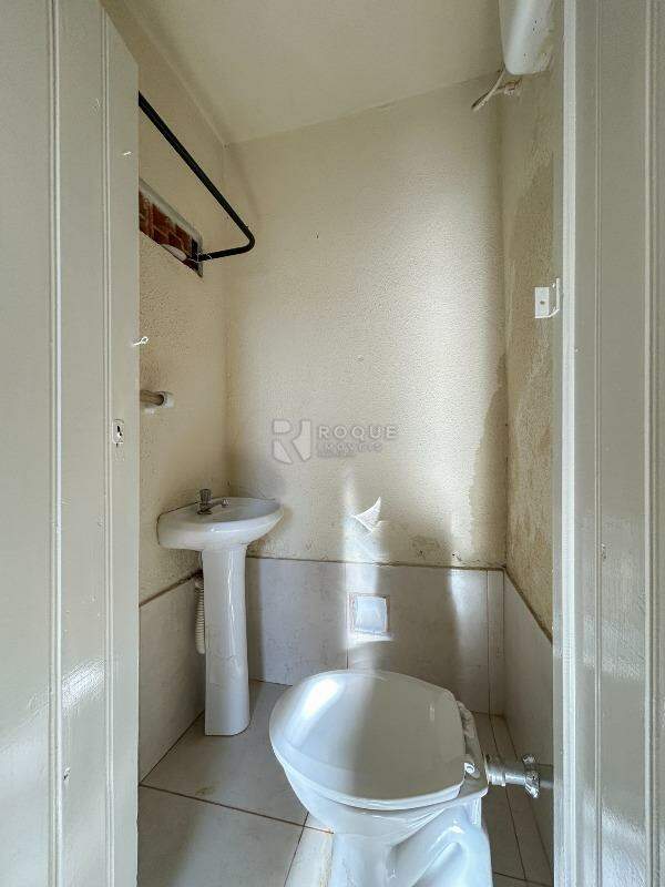 Casa Residencial para aluguel no bairro Centro: WC social 2