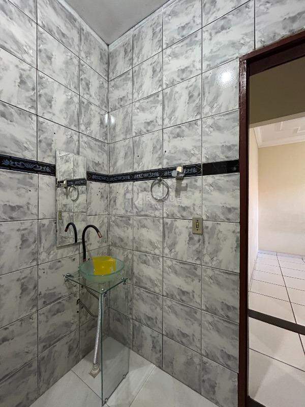 Casa Residencial para aluguel no bairro Jardim Residencial Regina Bastelli: WC social