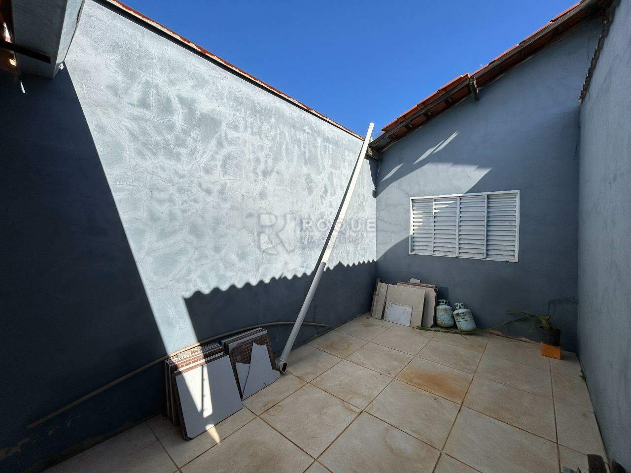 Casa Residencial para aluguel no bairro Jardim Residencial Regina Bastelli: Fundo