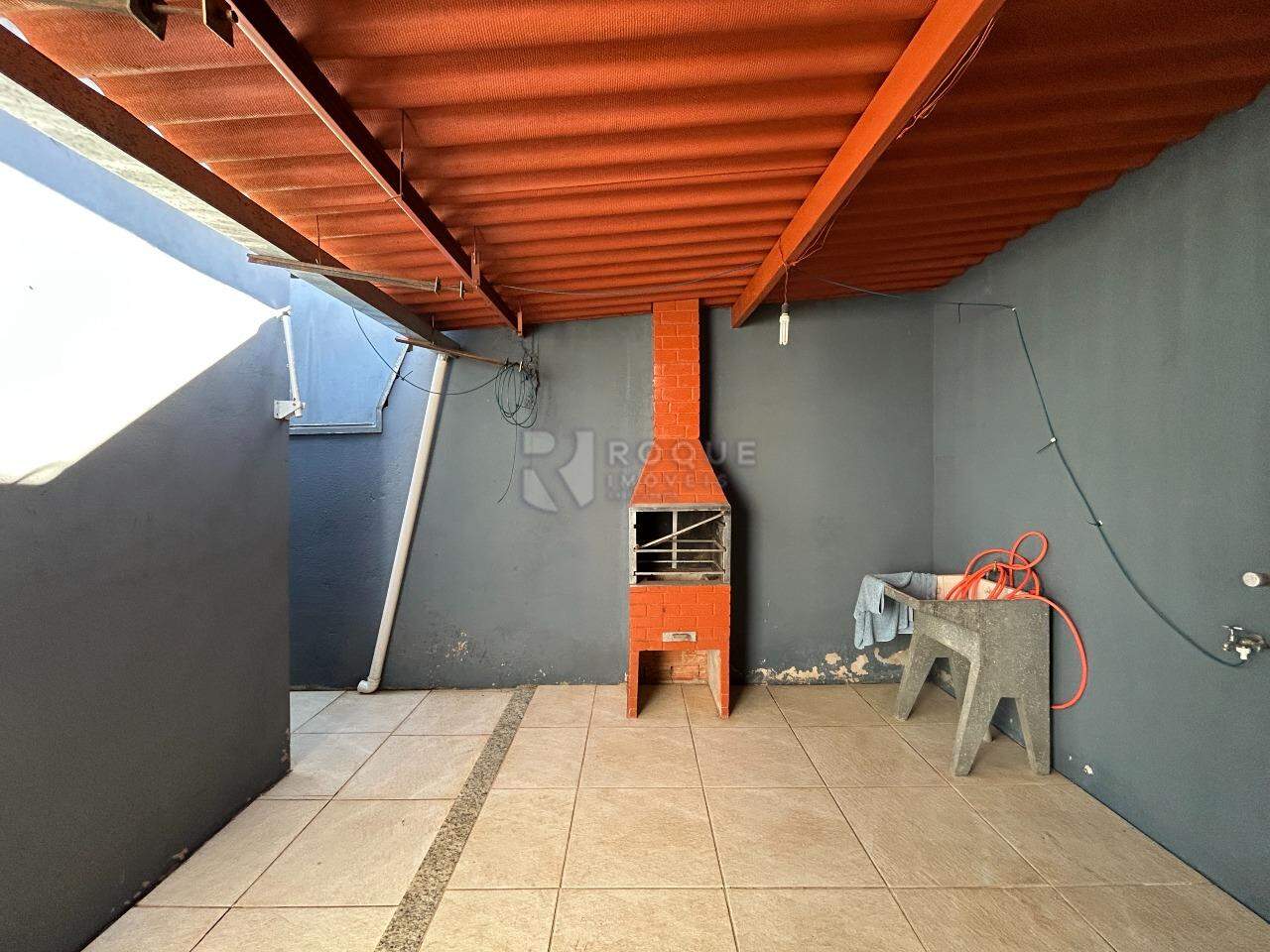 Casa Residencial para aluguel no bairro Jardim Residencial Regina Bastelli: Rancho fundo