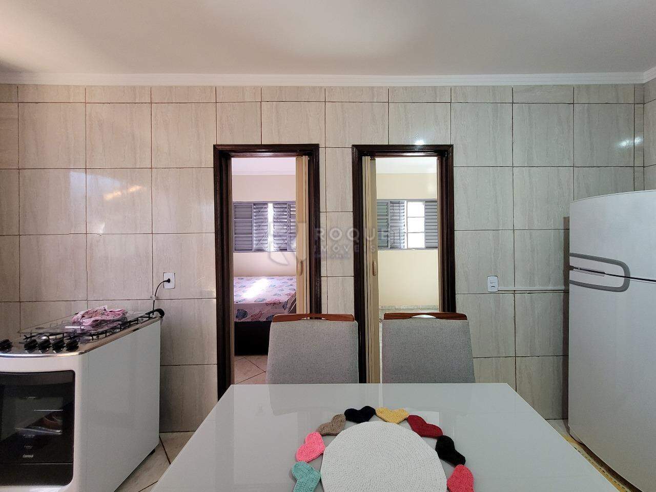 Casa Residencial à venda no bairro Jardim Residencial Dona Santina Paroli Peccinini: Cozinha