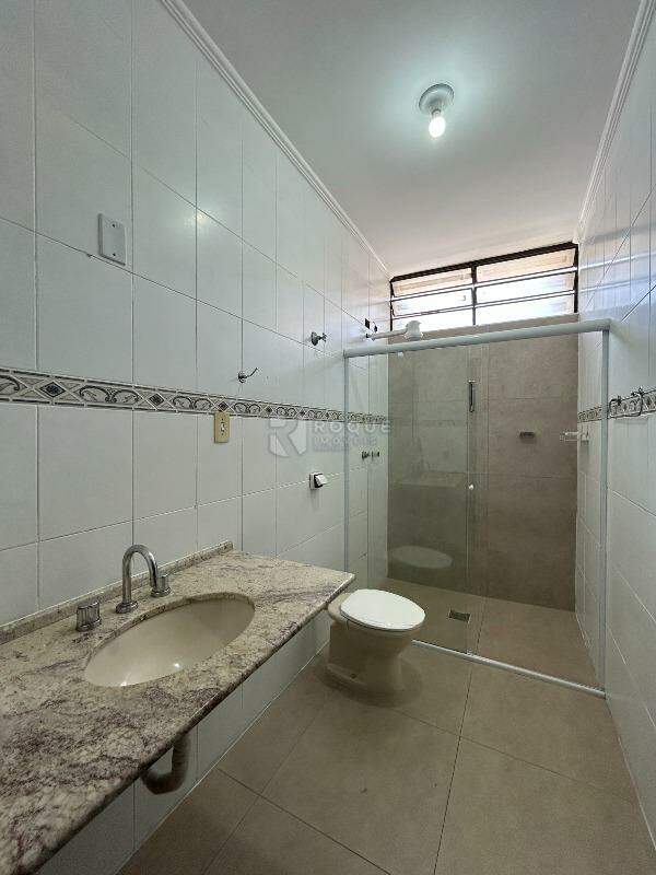 Casa Residencial para aluguel no bairro Residencial Fenix: WC social 