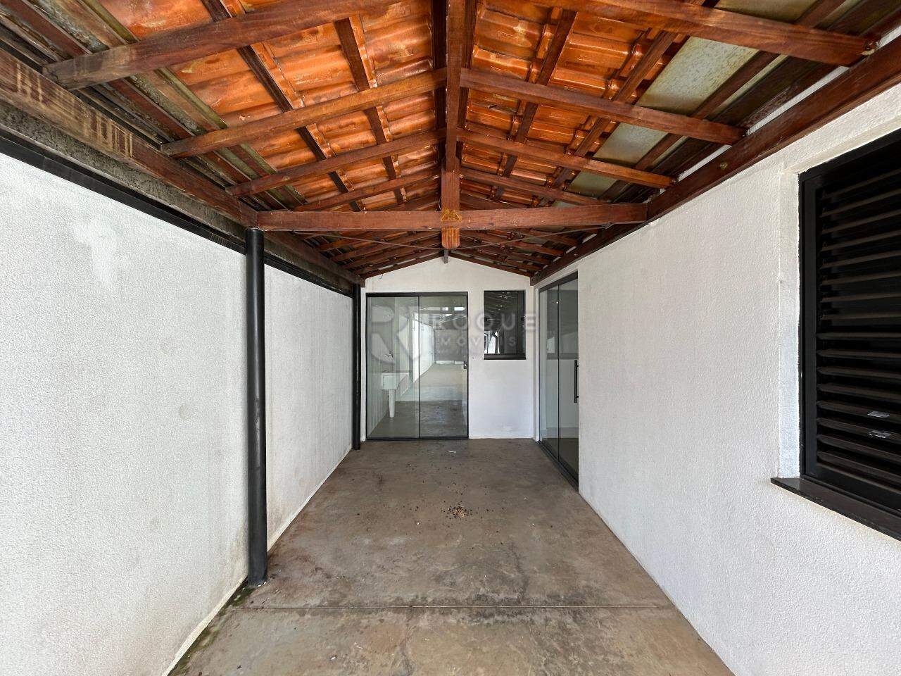Casa Residencial para aluguel no bairro Residencial Fenix: Garagem 