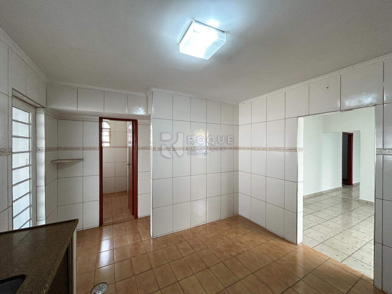 Casa Residencial para aluguel no bairro Vila São João: Cozinha