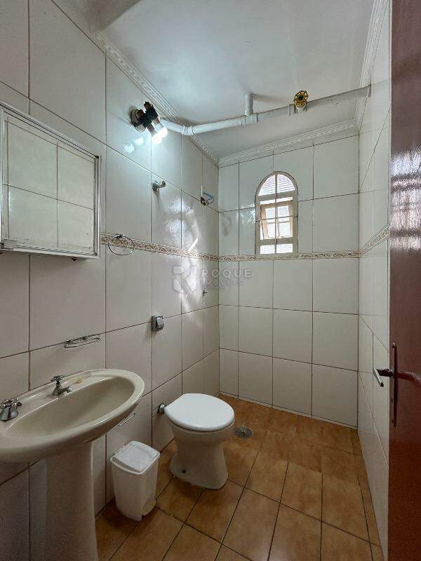 Casa Residencial para aluguel no bairro Vila São João: WC social 1