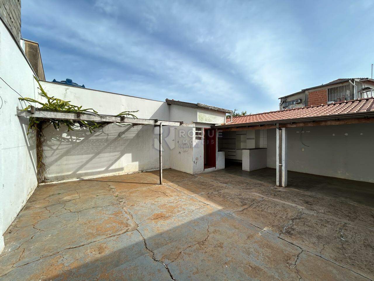 Casa Residencial para aluguel no bairro Vila São João: Fundo