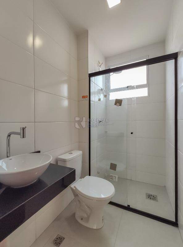 Apartamento à venda no bairro Fazenda Duas Barras: WC social