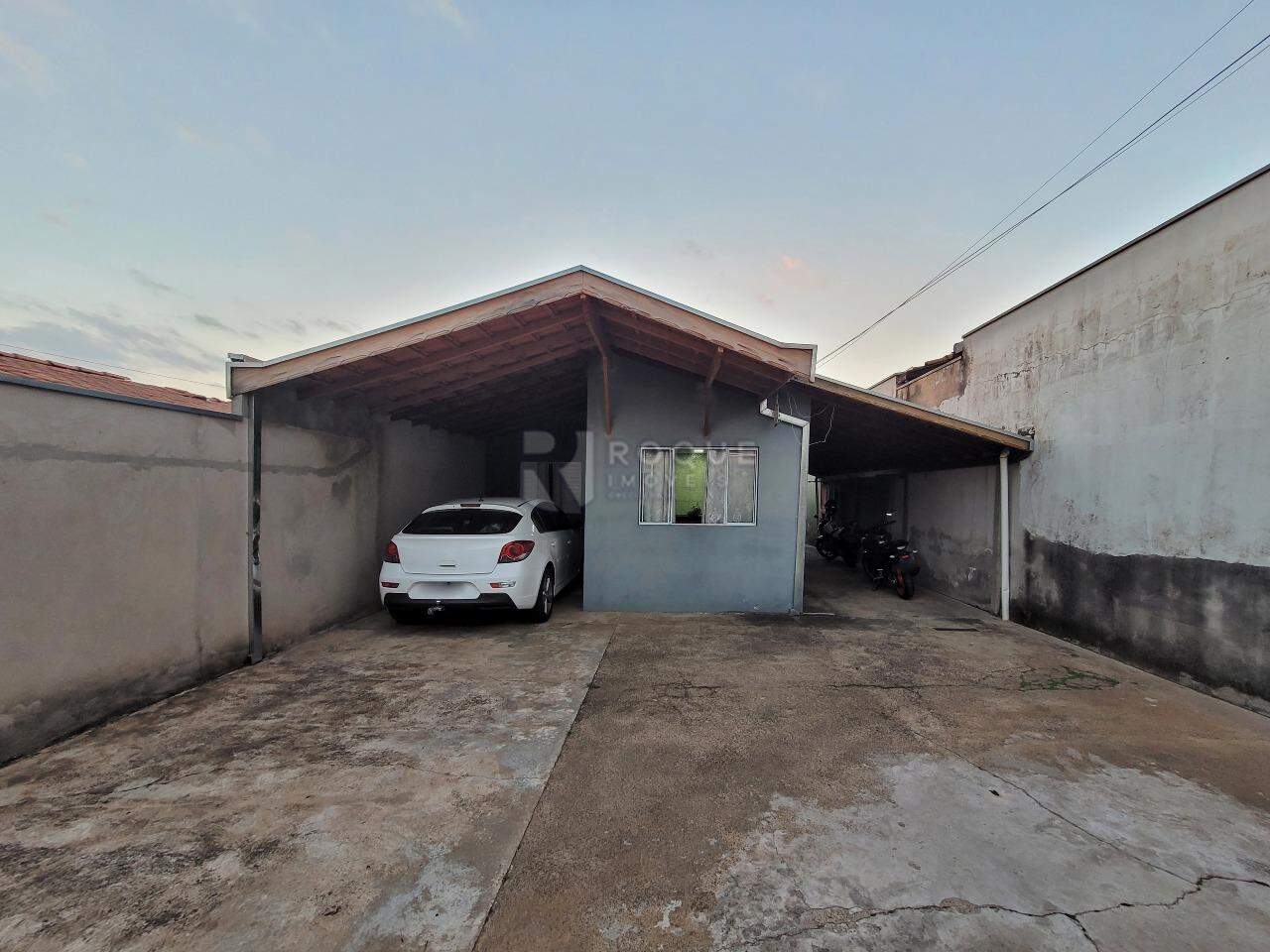 Casa Residencial à venda no bairro Jardim Residencial Victório Lucato: Garagem