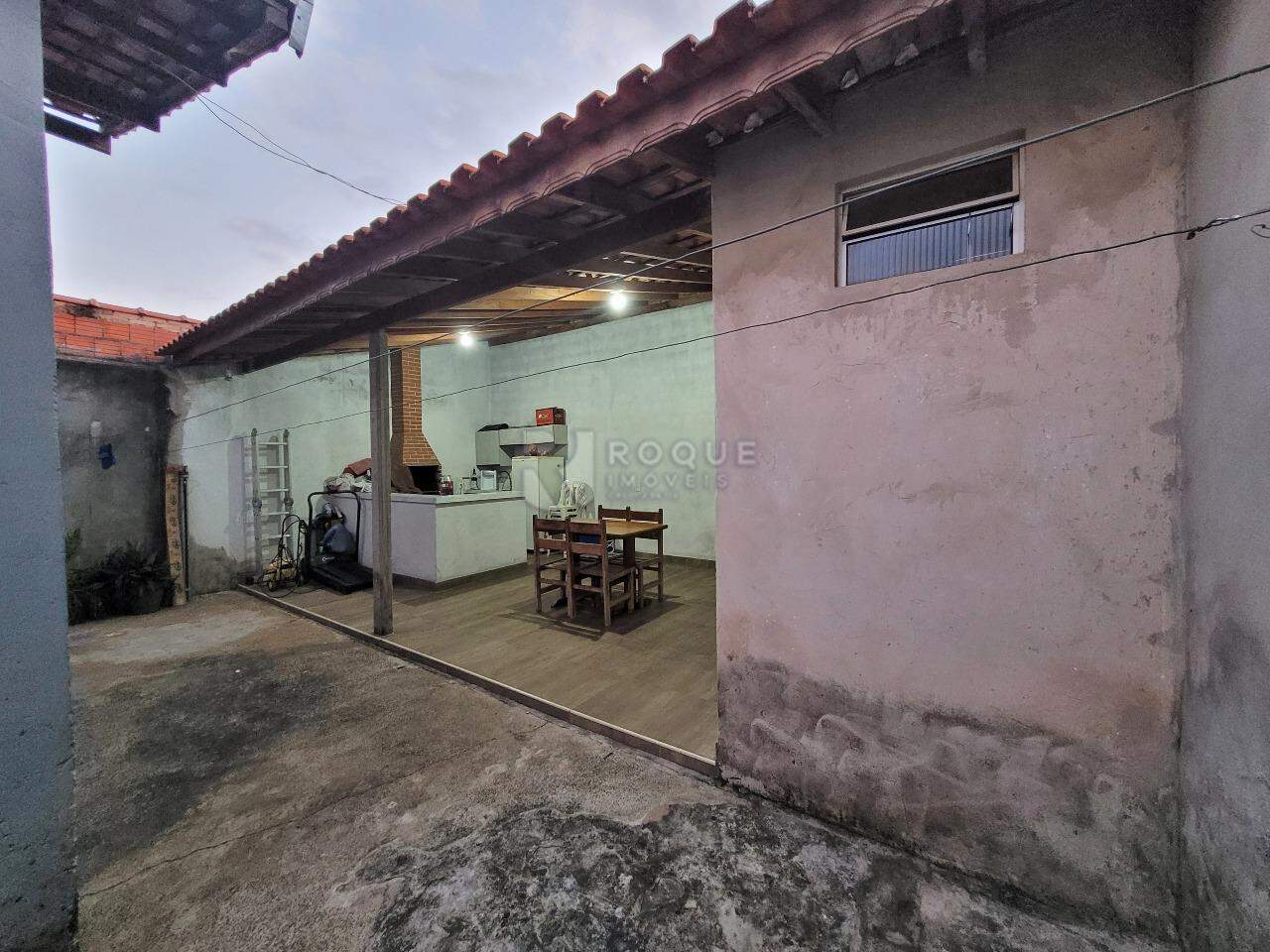 Casa Residencial à venda no bairro Jardim Residencial Victório Lucato: Fundos