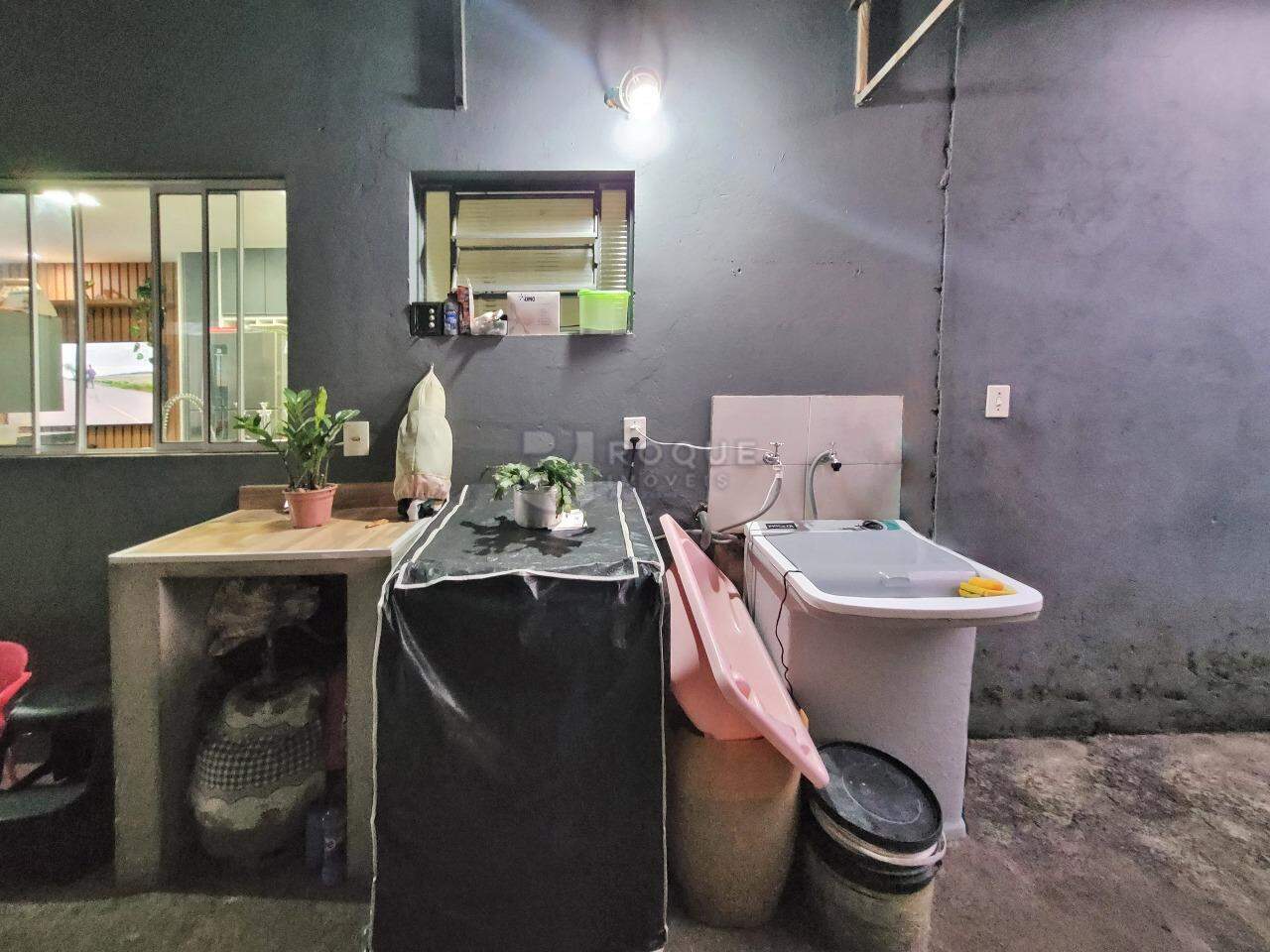 Casa Residencial à venda no bairro Jardim Residencial Victório Lucato: Área de serviço