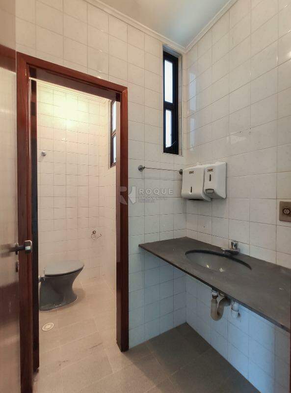 Salas/Conjuntos à venda no bairro Centro: WC 2