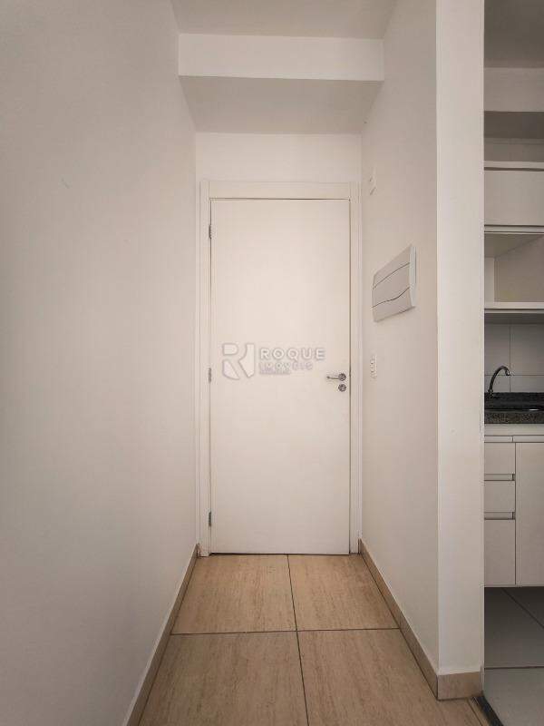 Apartamento à venda no bairro Jardim Residencial Victório Lucato: HALL DE ENTRADA
