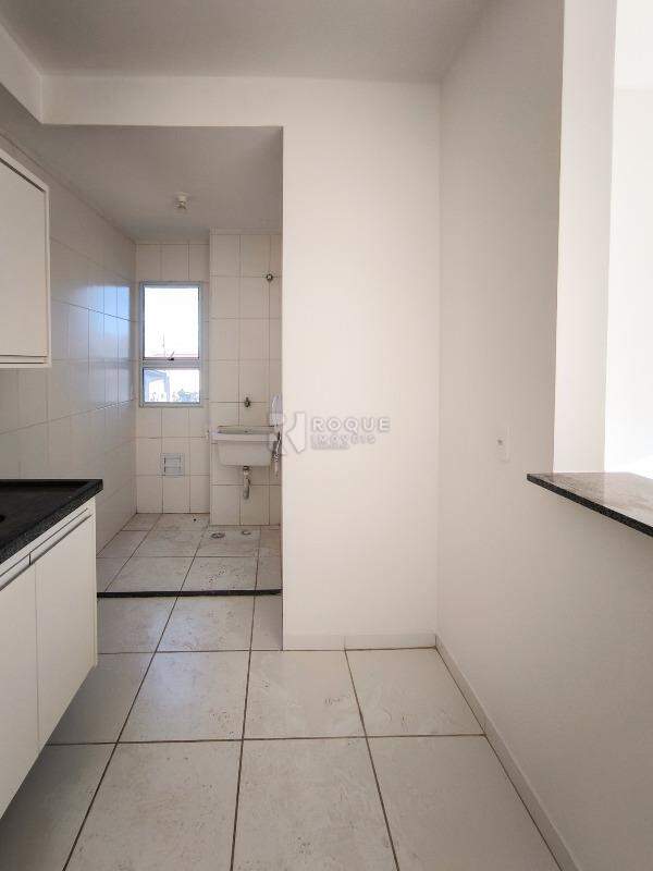 Apartamento à venda no bairro Jardim Residencial Victório Lucato: COZINHA