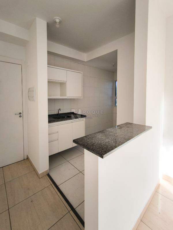 Apartamento à venda no bairro Jardim Residencial Victório Lucato: COZINHA