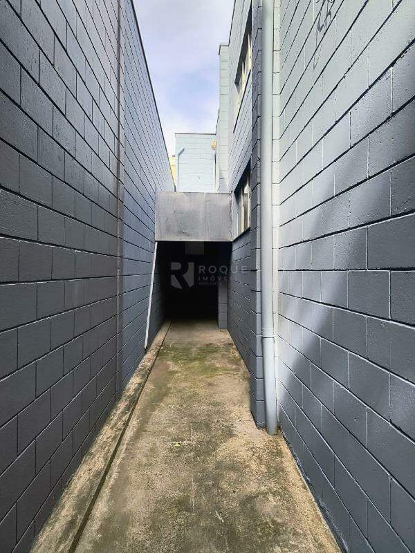 Barracão/Galpão para aluguel no bairro Jardim Maria Bruschi Modeneis: Corredor