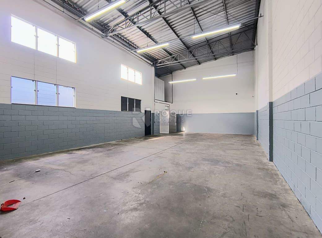 Barracão/Galpão para aluguel no bairro Jardim Maria Bruschi Modeneis: Salão