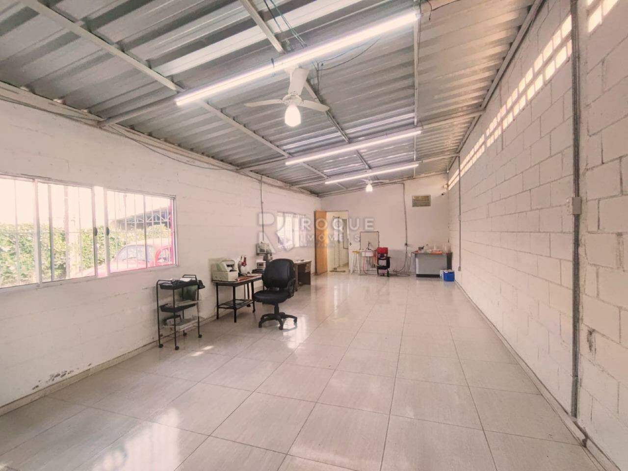 Barracão/Galpão para aluguel no bairro Jardim Santa Barbara: Sala 3