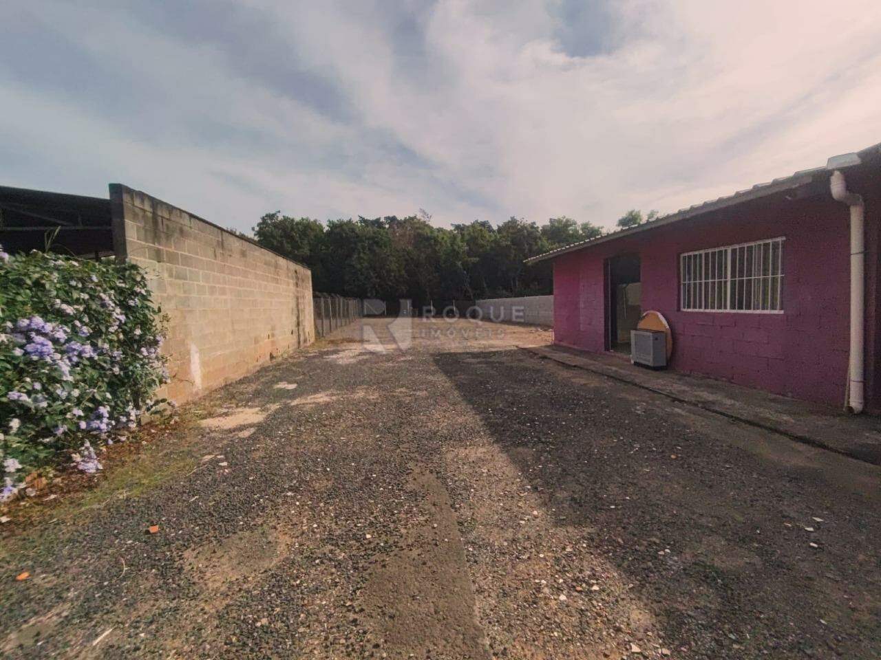 Barracão/Galpão para aluguel no bairro Jardim Santa Barbara: Quintal
