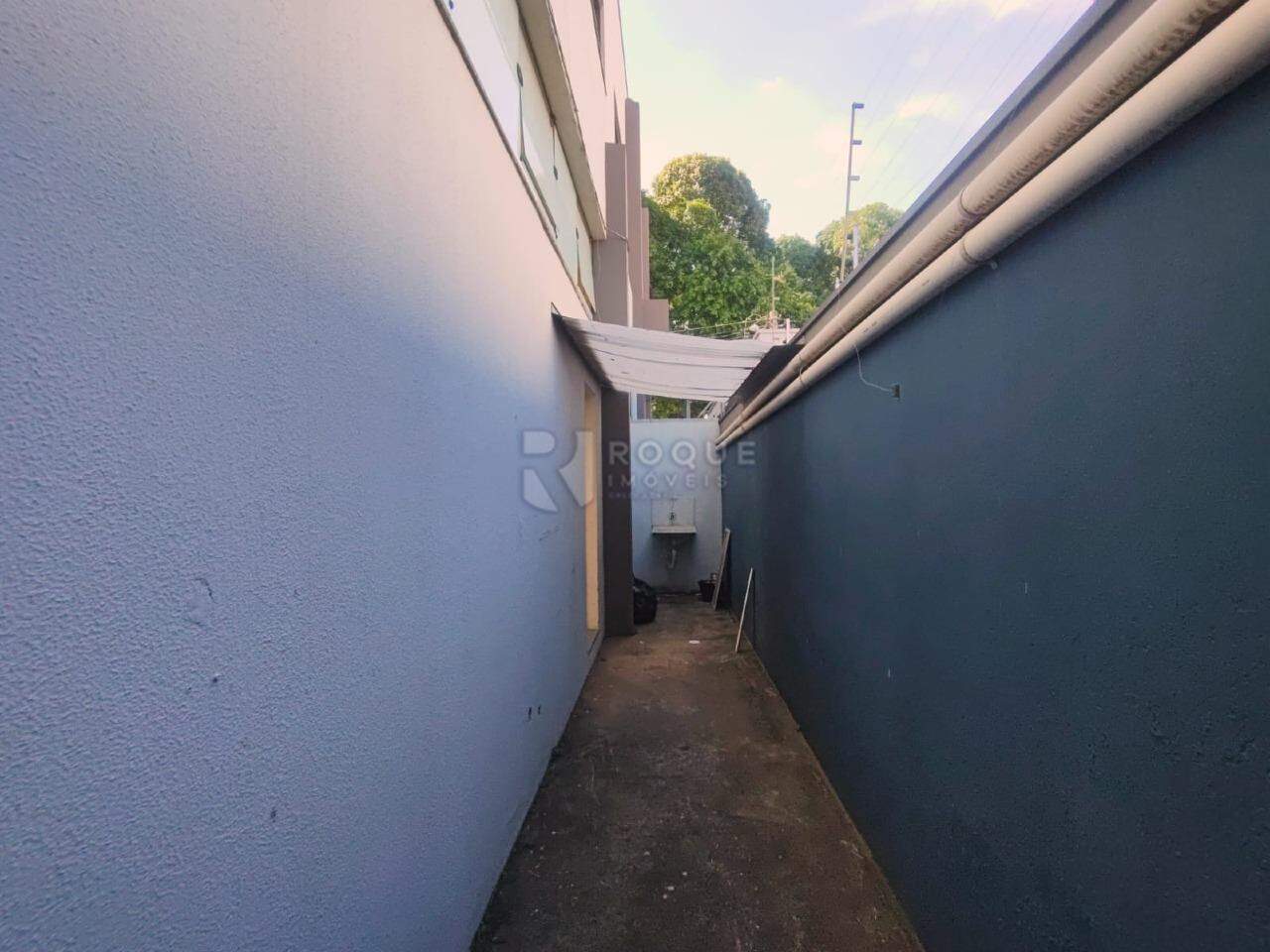Salão para aluguel no bairro Vila Rocha: Quintal