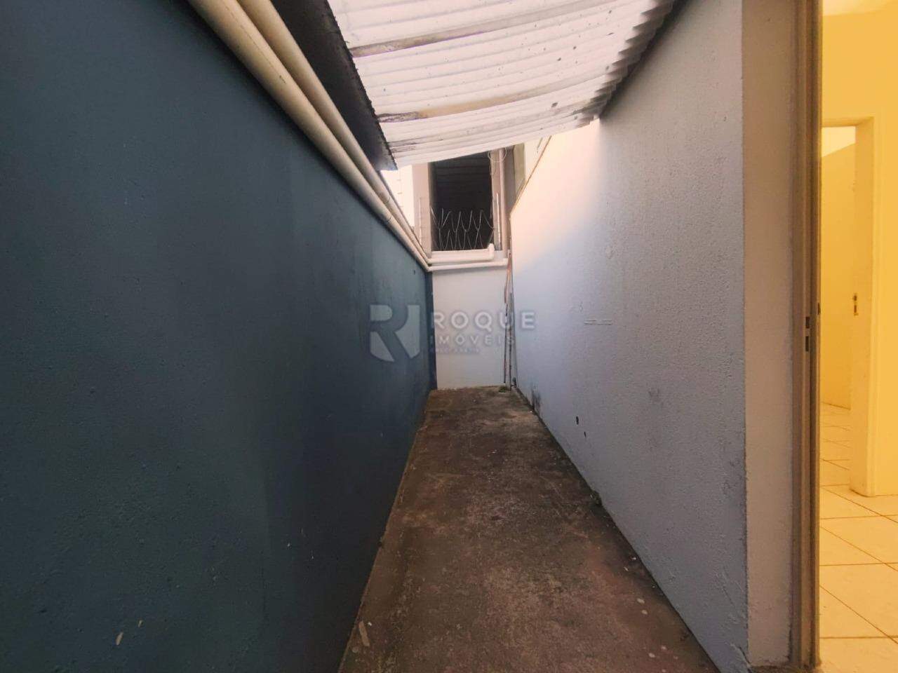Salão para aluguel no bairro Vila Rocha: Quintal
