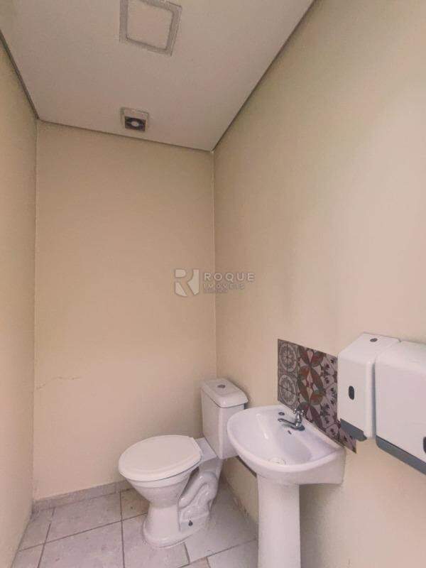 Salão para aluguel no bairro Vila Rocha: WC 1