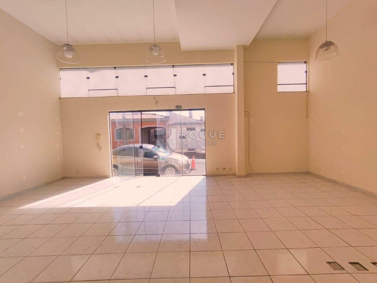 Salão para aluguel no bairro Vila Rocha: Salão