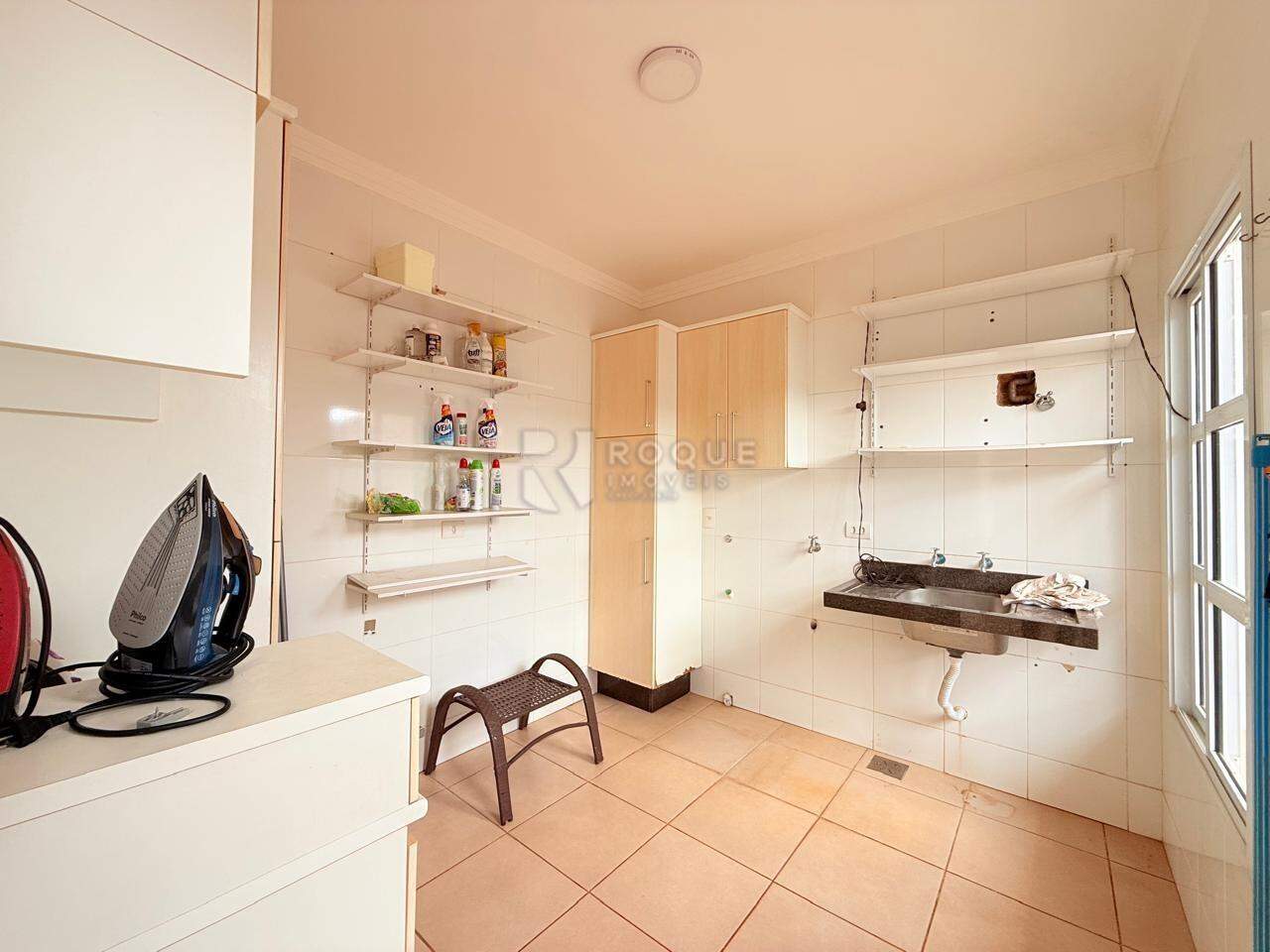 Casa em condomínio para aluguel no bairro Residencial Jardim dos Ipês: Lavanderia