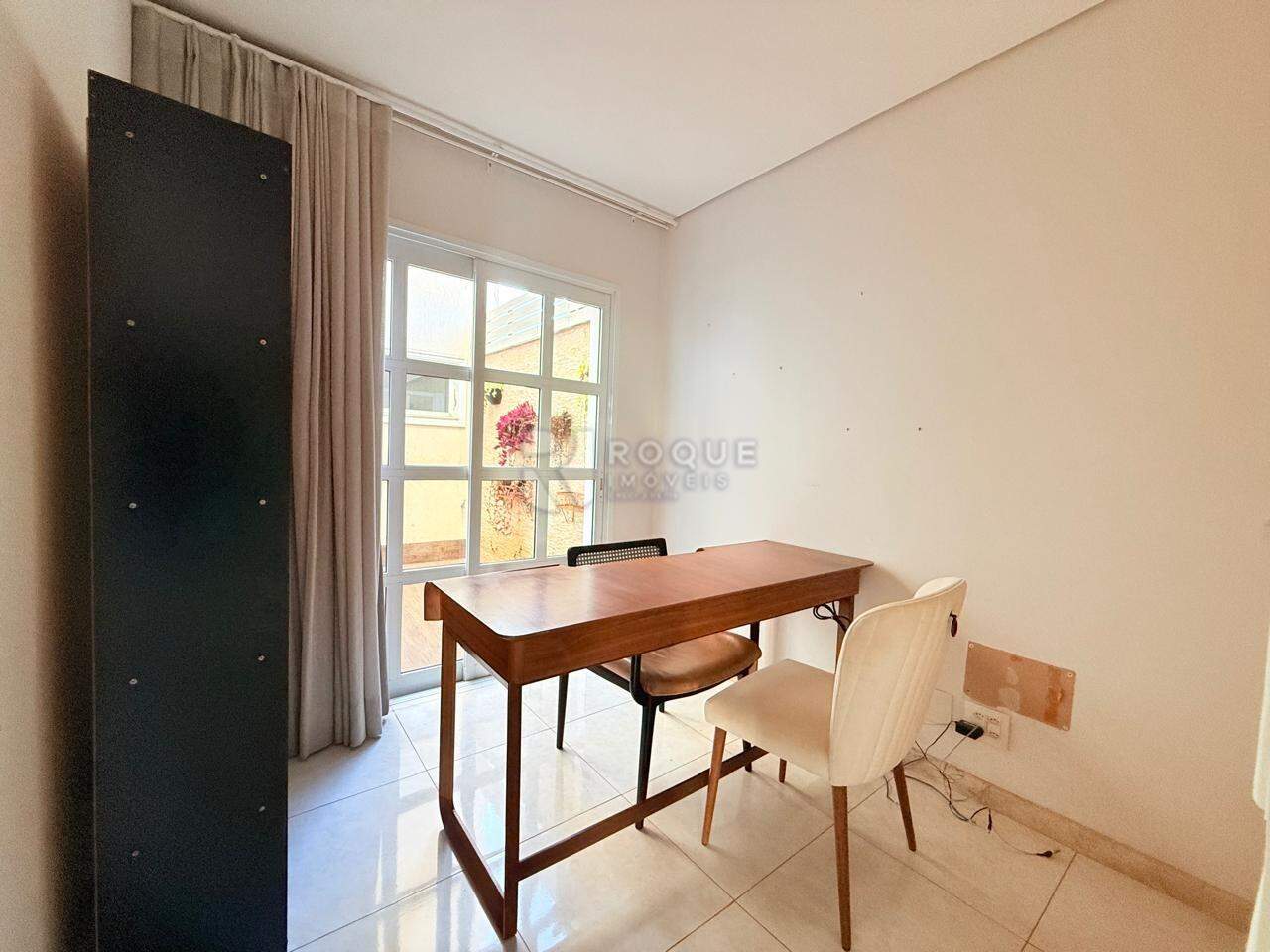 Casa em condomínio para aluguel no bairro Residencial Jardim dos Ipês: Escritório