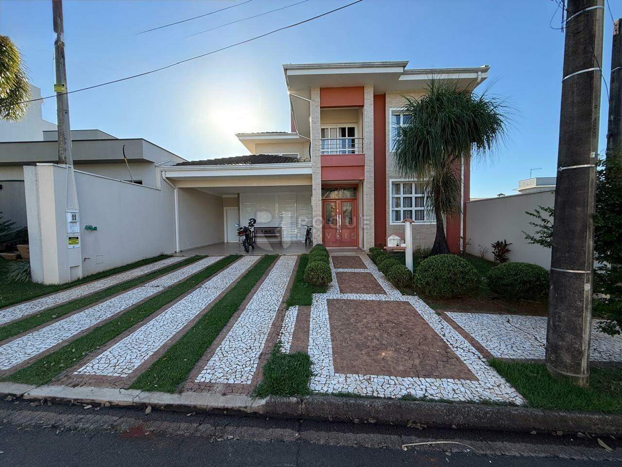 Casa em condomínio para aluguel no bairro Residencial Jardim dos Ipês: Fachada