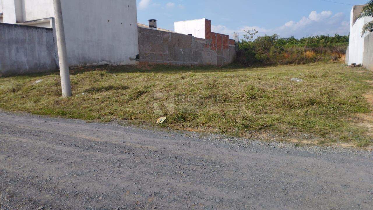 Terreno à venda no bairro Pires de Cima: 