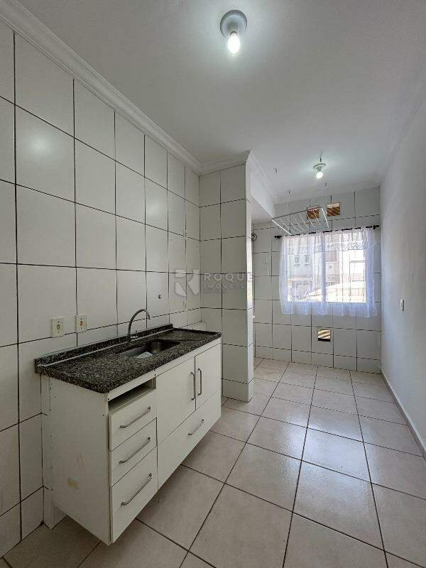 Apartamento para aluguel no bairro Vila Queiroz: Cozinha
