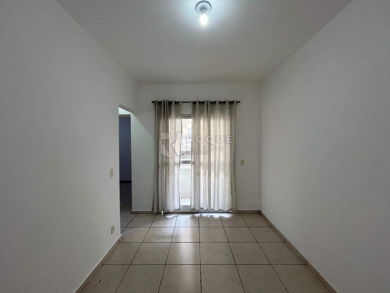 Apartamento para aluguel no bairro Vila Queiroz: Sala