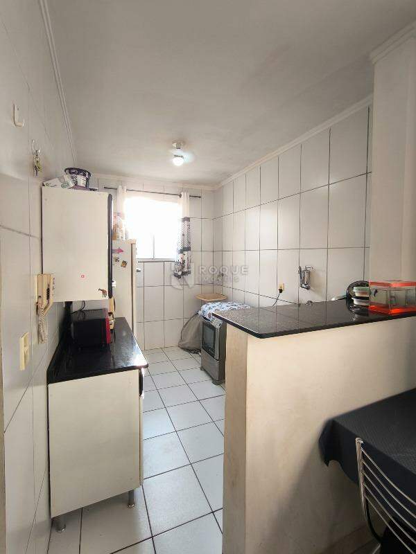 Apartamento à venda no bairro Graminha: COZINHA