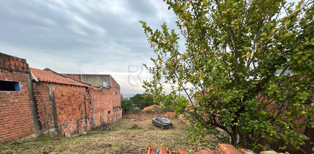 Terreno à venda no bairro Jardim Planalto: 